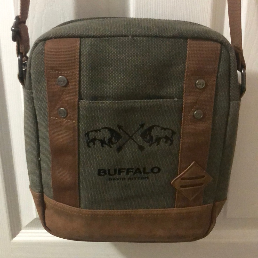 Buffalo small messenger bag